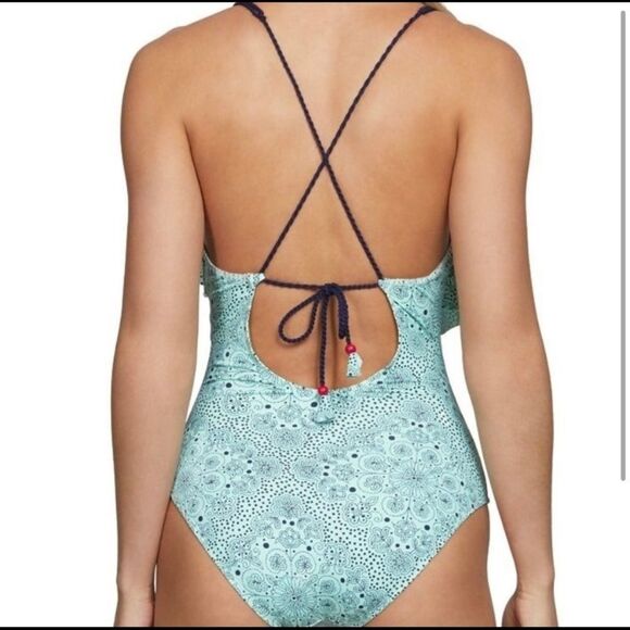 Anne Cole Women Mykonos Medallion
One-Piece size 6 - Picture 2 of 3